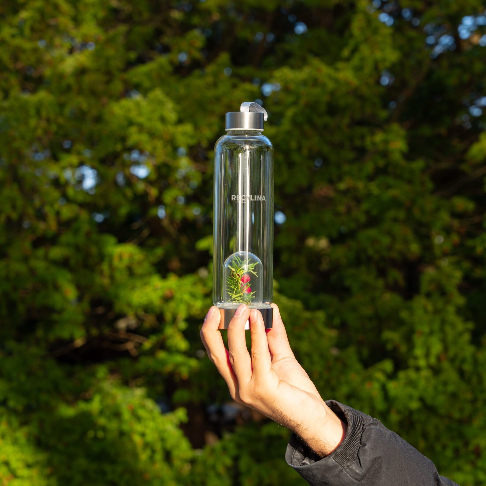 Decorate your own water bottle.